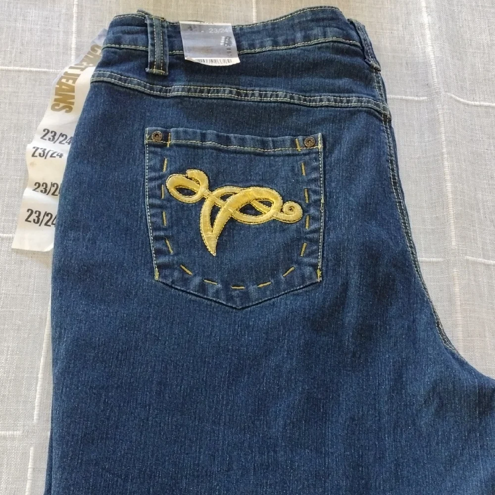Crest Jeans Plus With Golden Back Embroidery Pockets. Size 23/24 Plus Stretch - Picture 8 of 13